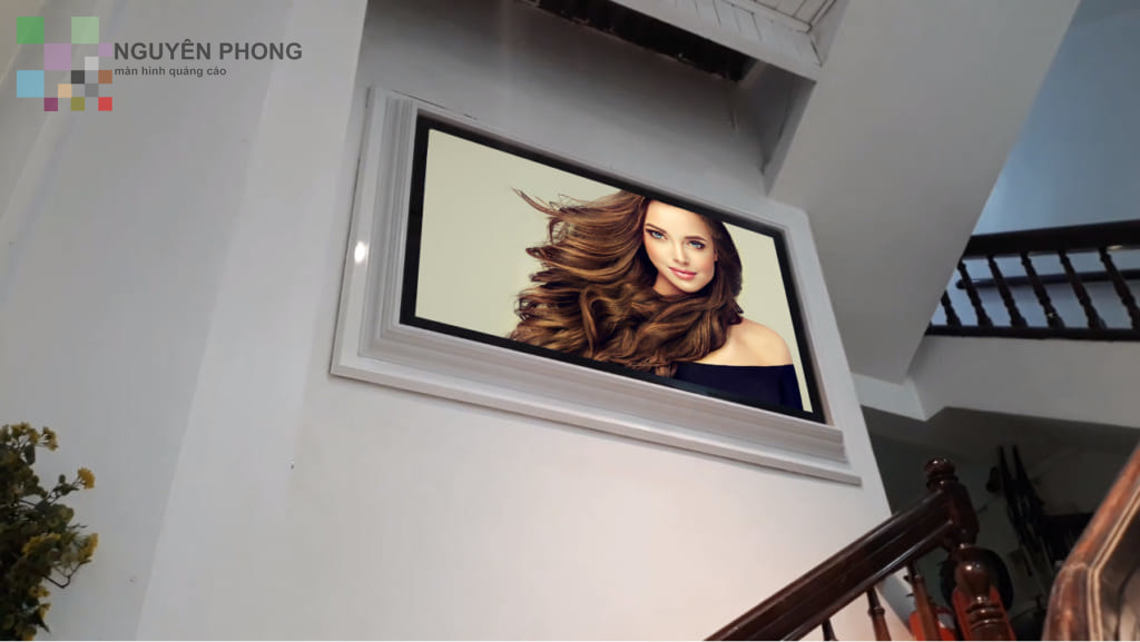 Dự án thi công màn hình LCD treo tường 65 inch Wifi tại Hair Salon Hương Rose 38 Tuệ Tĩnh 7